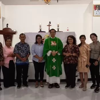 Misa Jumat Pertama Satukan Seluruh Komunitas Sekolah di Aula